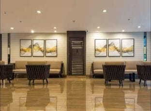 Luxury 2 Bedroom Oasis Bar Playstation KTVBar 2249 Vacation rental in Makati