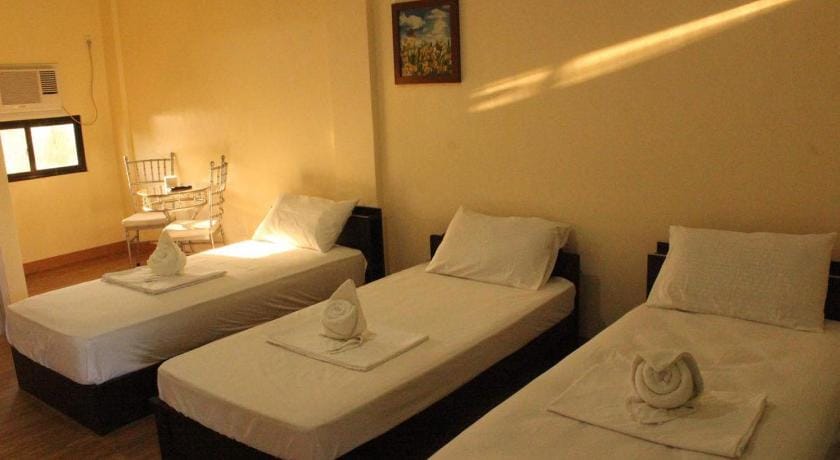 Los Ecijanos Inn Hotel in Bolinao