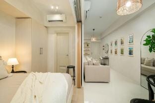 Uptown Parksuite 1BR Fast Wi-Fi @ BGC Apartment in Makati