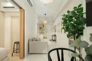 Uptown Parksuite 1BR Fast Wi-Fi @ BGC Apartment in Makati