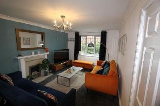 4 Bedroom House  Manchester Airport with Sun Room Vacation rental in England