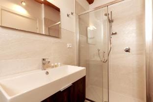 [★CENTRO★] in the square with parking, AC & WiFi Vacation rental in Sirolo