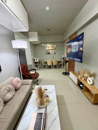 Comfy Cozy Staycation Vacation rental in Makati