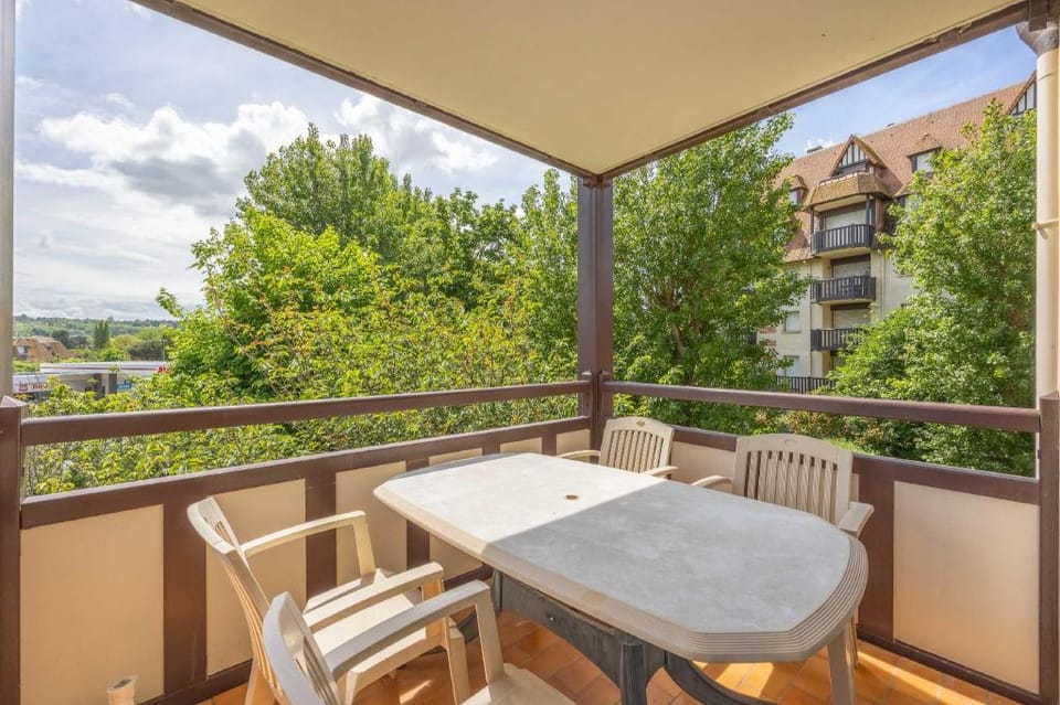 Cosy apt with parking & balcony - 4P - Deauville Hotel in Deauville