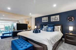 Harbourside King Bed - Luxury Captains Retreat Vacation rental in Sydney