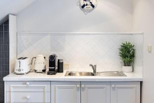 Harbourside King Bed - Luxury Captains Retreat Vacation rental in Sydney