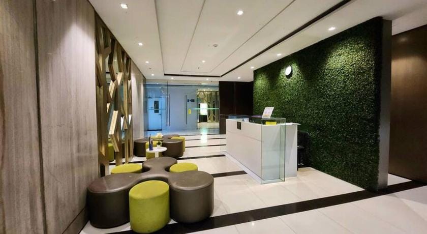 1BR-corner unit at Laureano di Trevi Makati Apartment in Pasay
