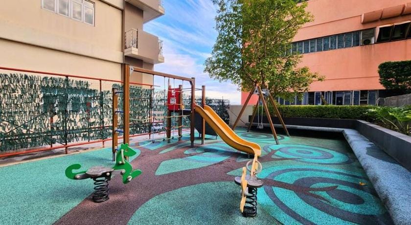1BR-corner unit at Laureano di Trevi Makati Apartment in Pasay