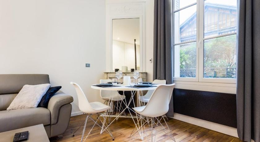 Peaceful apartment - 1BR/4P - Eiffel Tower Apartment in Paris