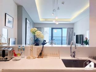 Luxury 1-Bedroom Apt with City Views –Business Bay Vacation rental in Dubai