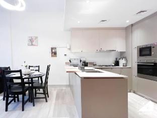 Chic Comfort at oxford Residence Vacation rental in Dubai