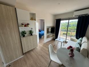 Phyll Phuket: Luxury Resort-Style Comfort Apartment in Kathu