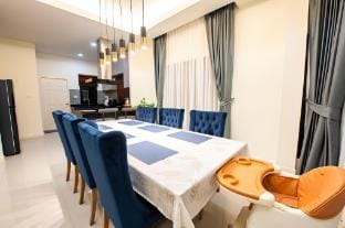 Level Flow pool villa Pattaya Villa in Chon Buri Changwat