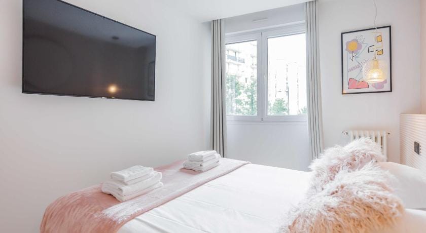 Lovely apartment - 3BR/6P - Canal St Martin Apartment in Paris