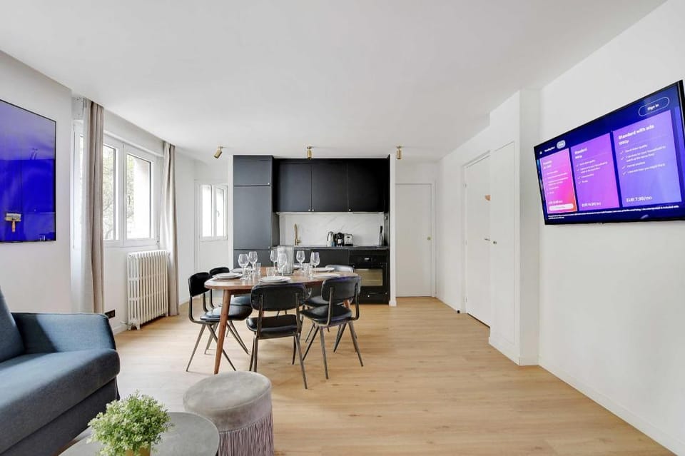 Charming apartment - 2BR - Canal Saint-Martin Hotel in Paris