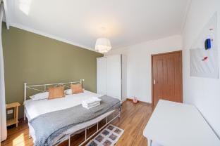 CityHome-4BRs,2Baths, Nanjing Road, Jing'An Temple Apartment in Shanghai