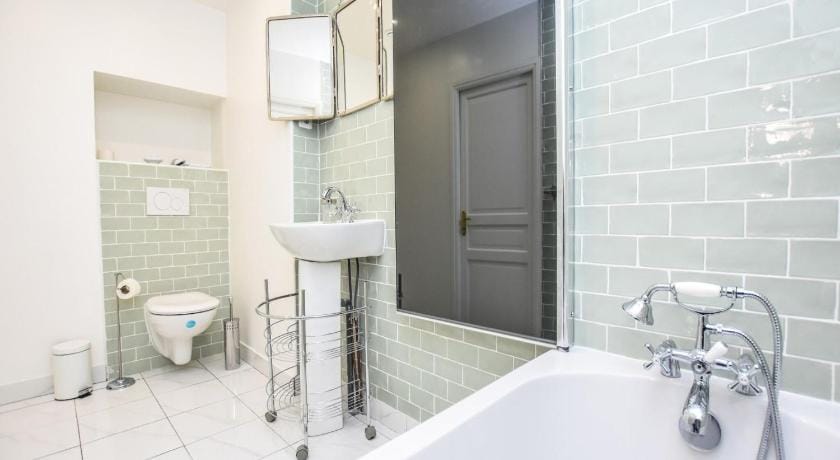 Chic apartment - 3BR/8P - Canal Saint-Martin Apartment in Paris