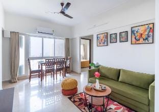 Skyline View 2bhk Apt near Oberoi Mall & NESCO Vacation rental in Mumbai