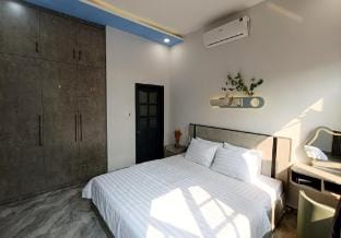 Aroma My Khe 2BR*3WC*Jacuzzi*6-minutes walk beach Villa in Da Nang