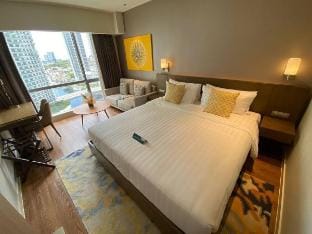 Luxury Hotel Residences at Acqua w/ Pool & Gym Vacation rental in Mandaluyong