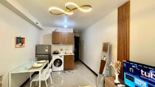 321 Aesthetic Studio Unit Good For 4 near Airport Apartment in Lapu-Lapu City