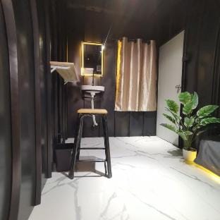 BLACK BOX@Mint Farm Wangchin Phrae Vacation rental in Thailand