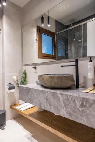 Polyzos Luxury Suites Meteora #3 - Adults Friendly Vacation rental in Kalabaka