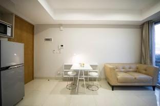 Comfy clean minimalist 2BR @ The Mansion & Netflix Vacation rental in Jakarta