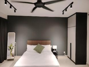 Relax + Spectacular View @ Trefoil Setia Alam Vacation rental in Selangor, Malaysia