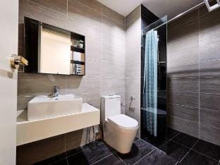 Stunning Pool & the City Studio- 1 Mrt stop to TRX Vacation rental in Federal Territory of Kuala Lumpur