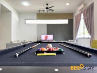 Desaru Arcadia with Netflix, BBQ, KTV, Pool Table Vacation rental in Johor