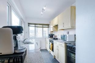 Charming 2-Bed House, sleeps 6, pet friendly Vacation rental in Huddersfield