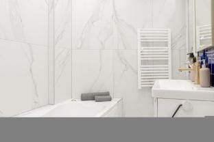 Lavie Maison| A/C & Hot Tub Apartment in Paris