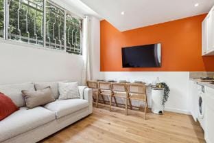 Lavie Maison | Hot Tub Seaside Flat Apartment in Nice