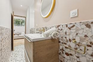 Lavie Maison | Hot Tub Seaside Flat Apartment in Nice