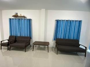 Minimal villa  Vacation rental in Chon Buri Changwat