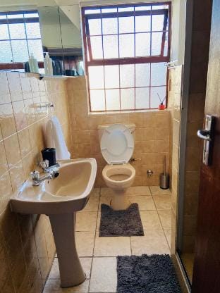 GWMV Guest House  Vacation rental in Cape Town