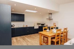 Home Farm Holiday Homes - Sleeps 26 - From £1415 Per Night Vacation rental in South Oxfordshire District