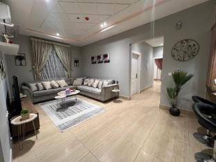 شقه انيقه ثلاث غرف VIP Apartment in Al Khobar