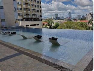 Persimmon Studios Near Ayala Mall & SM Mall Cebu Apartment in Lapu-Lapu City