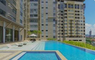 Persimmon Studios Near Ayala Mall & SM Mall Cebu Apartment in Lapu-Lapu City