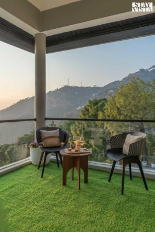 StayVista at Ridge Of Twilight Villa in Himachal Pradesh