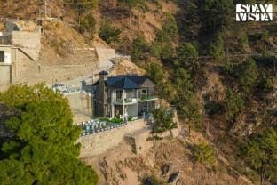 StayVista at Ridge Of Twilight Villa in Himachal Pradesh