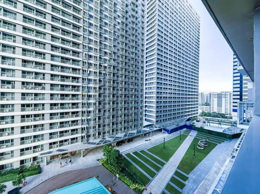 Condotel 1BR Unit w/ Balcony FAME Residences #FM10 Apartment in Mandaluyong