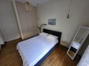 bd renovated flat at acropolis Apartment in Athens