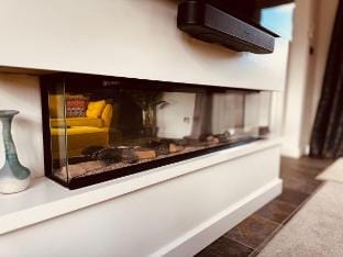 Luxury 2-Bedroom Bungalow with Hot Tub & Spa Pool Vacation rental in Lowestoft