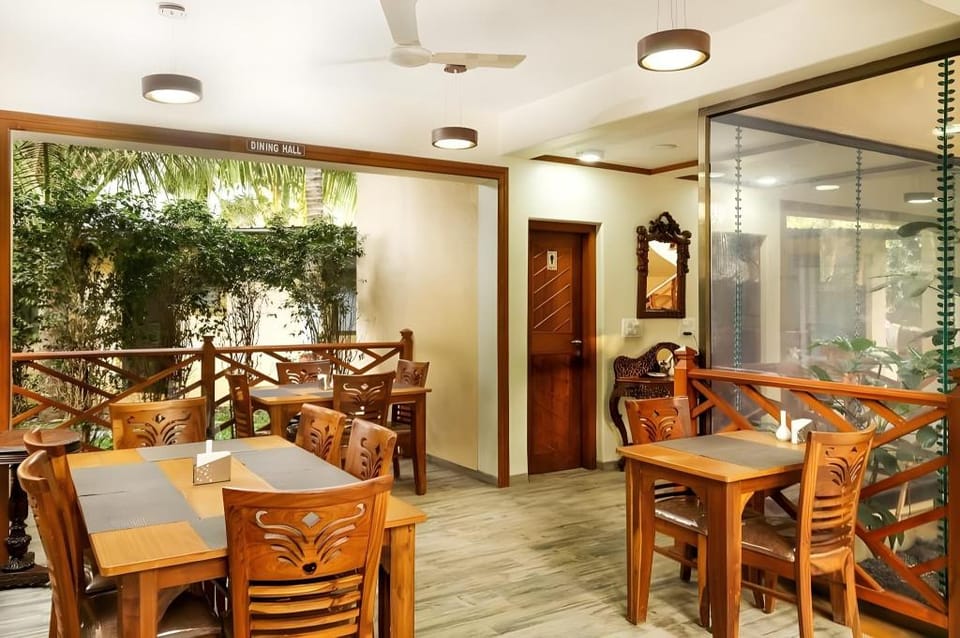 Crystal Villa Kihim Hotel in Maharashtra