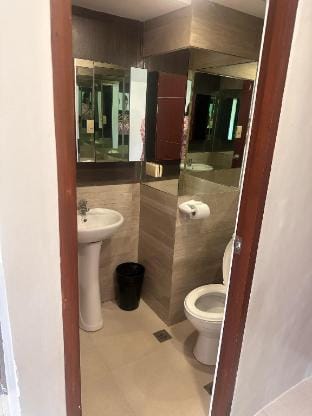 Casa Alicia - Gilmore Tower Apartment in Quezon City