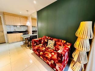 Grand Caribbean 1BR Condo near Jomtien Bus Station Vacation rental in Pattaya City