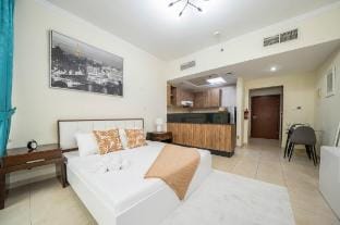 Studio w/Pool & Gym Near Burj Khalifa & Dubai Mall Vacation rental in Dubai